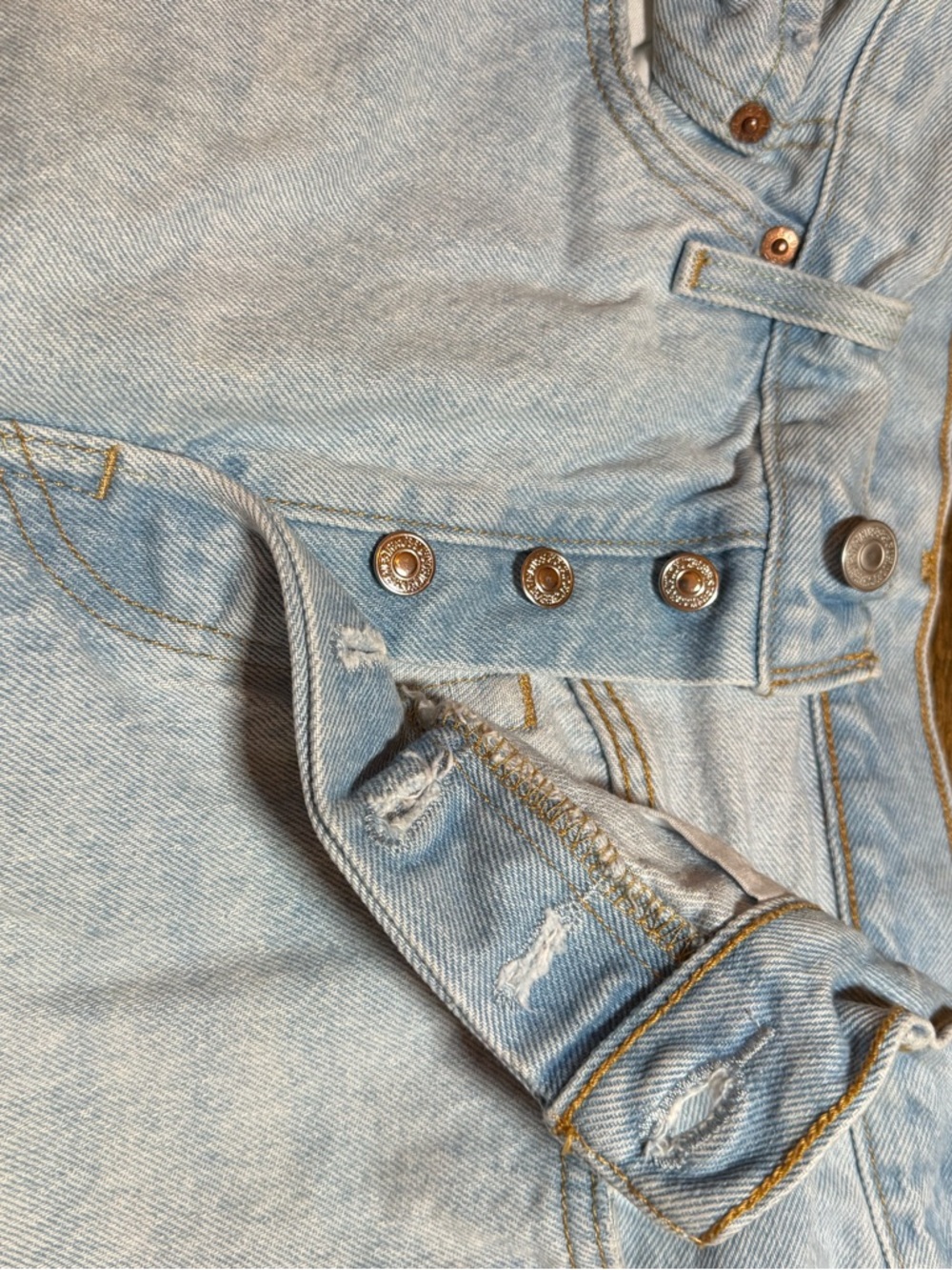 Levi's Women's Skinny Light Wash Blue Jeans - Picture 5 of 7